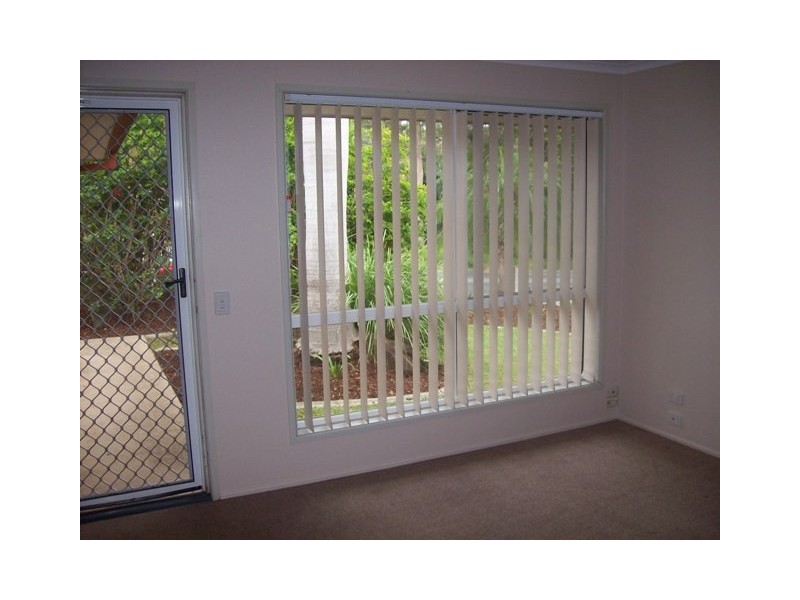 2/69 Usher Avenue, Labrador QLD 4215