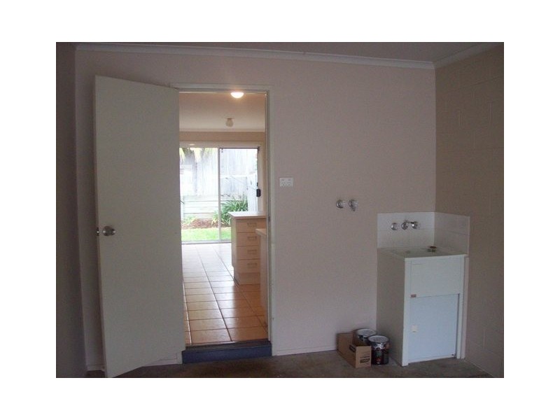 2/69 Usher Avenue, Labrador QLD 4215