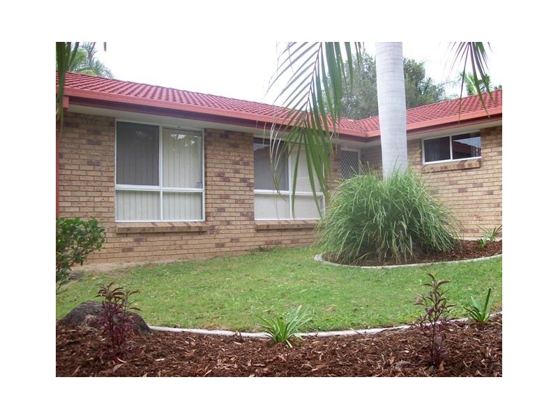 2/69 Usher Avenue, Labrador QLD 4215