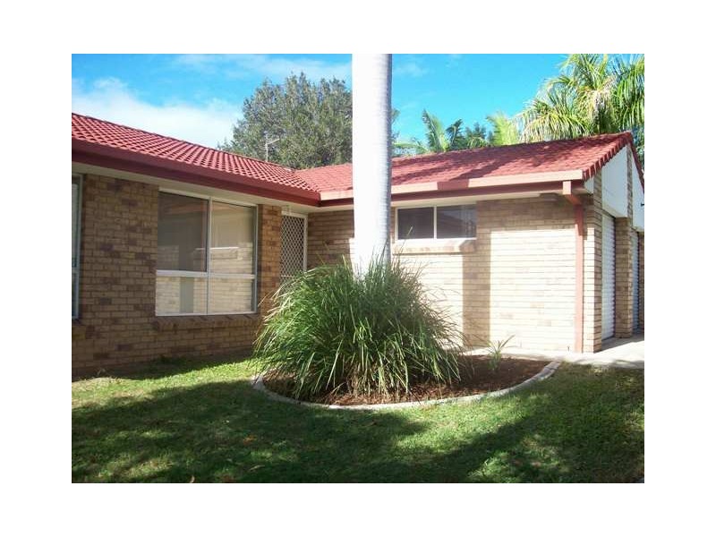 2/69 Usher Avenue, Labrador QLD 4215