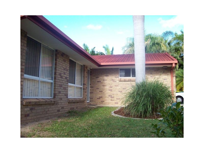 2/69 Usher Avenue, Labrador QLD 4215