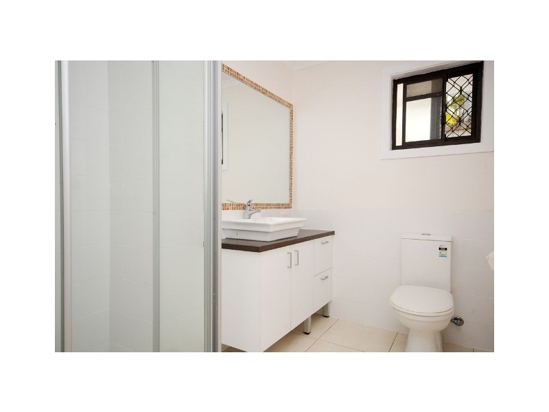 1/4 Dampier Court, Molendinar QLD 4214