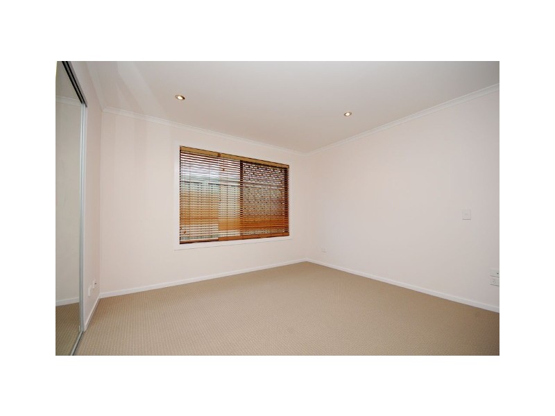 1/4 Dampier Court, Molendinar QLD 4214