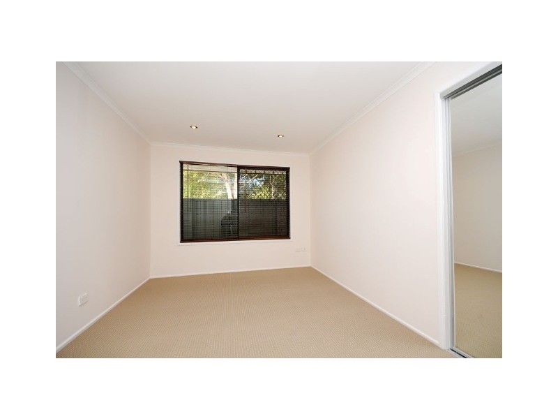 1/4 Dampier Court, Molendinar QLD 4214