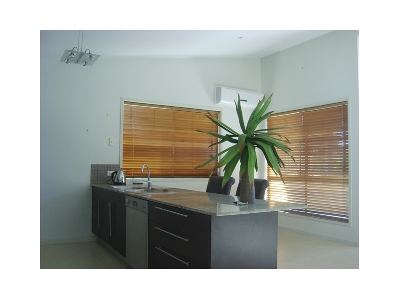 30 Broad Street, Labrador QLD 4215