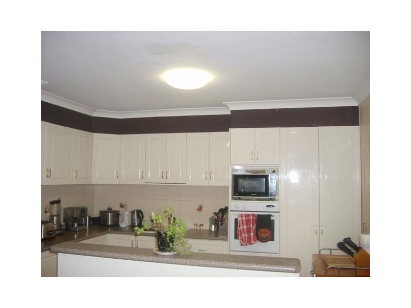 10 Shoreham Chase, Arundel QLD 4214