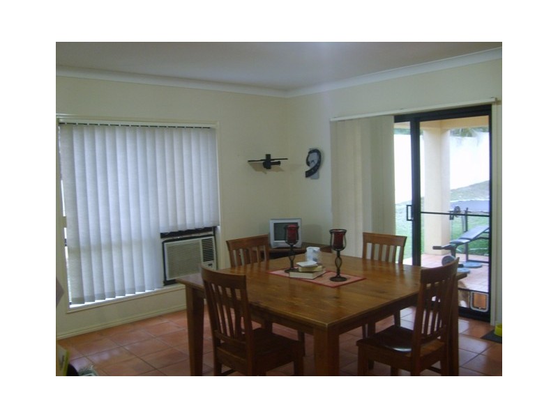 10 Shoreham Chase, Arundel QLD 4214