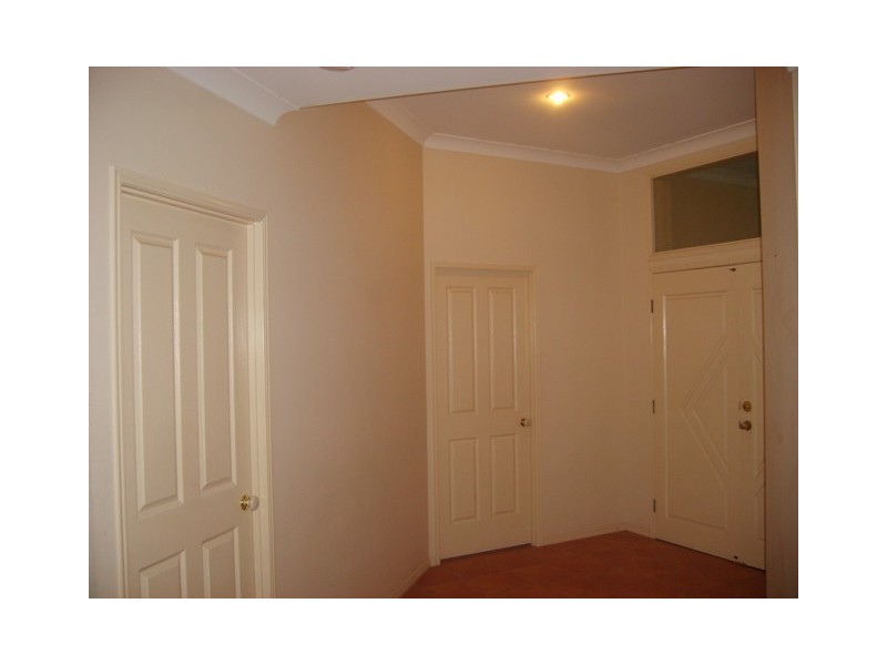 10 Shoreham Chase, Arundel QLD 4214