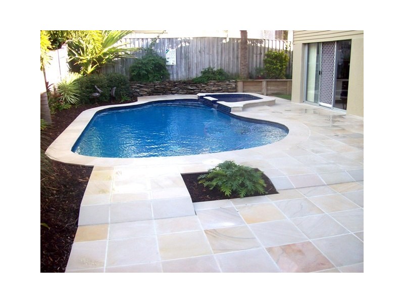 12 Rathbone Place, Labrador QLD 4215