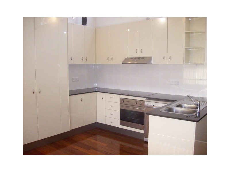 12 Rathbone Place, Labrador QLD 4215