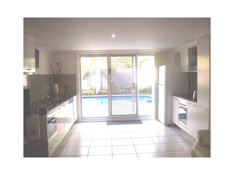 12 Rathbone Place, Labrador QLD 4215