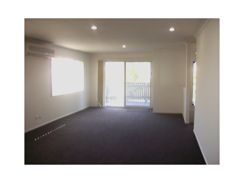 12 Rathbone Place, Labrador QLD 4215