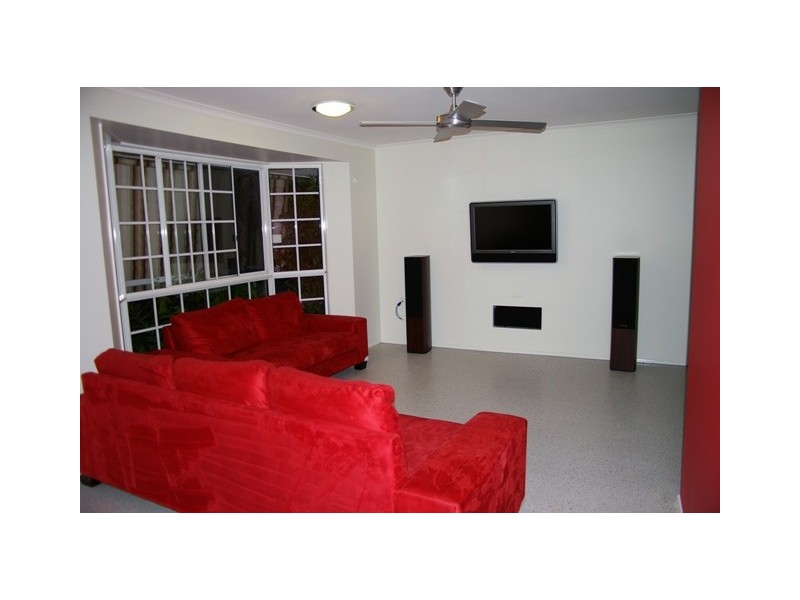 35 Captain Cook Close, Arundel QLD 4214