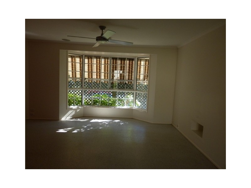 35 Captain Cook Close, Arundel QLD 4214