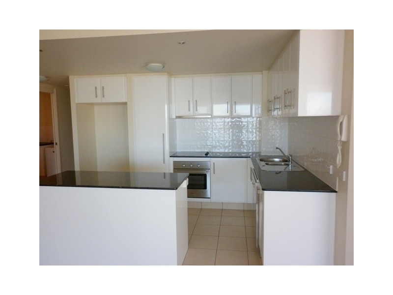 5/242 Marine Parade (Pearl Sur Mer), Labrador QLD 4215