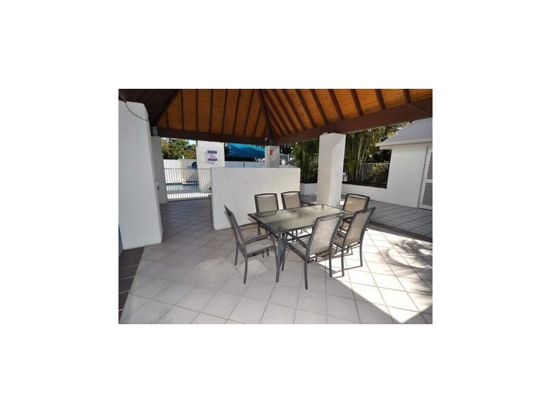 5/242 Marine Parade (Pearl Sur Mer), Labrador QLD 4215