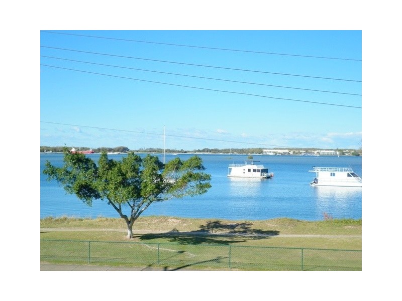 5/242 Marine Parade (Pearl Sur Mer), Labrador QLD 4215