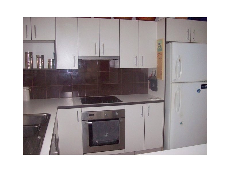 20 Kathleen Avenue, Southport QLD 4215