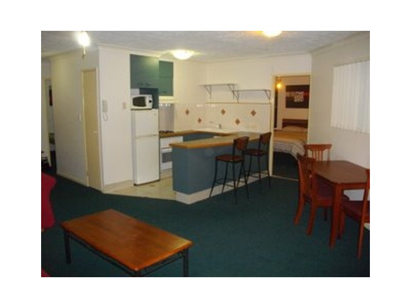 12/7 Robert St (Santa Fe), Labrador QLD 4215