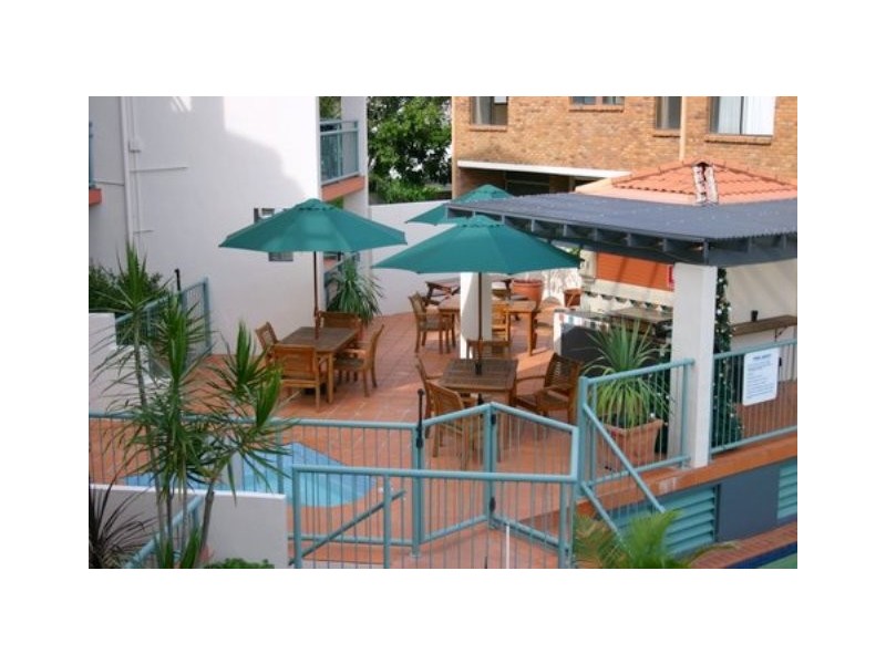 12/7 Robert St (Santa Fe), Labrador QLD 4215