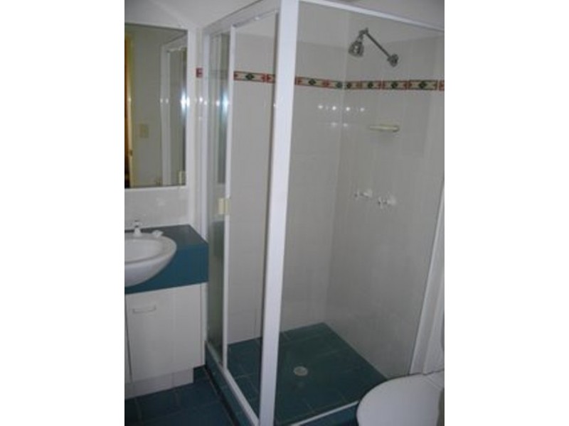 12/7 Robert St (Santa Fe), Labrador QLD 4215