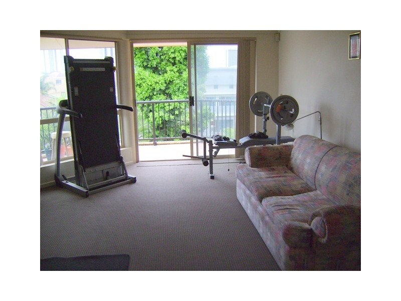 12/4 Parneno Street, Chevron Island QLD 4217