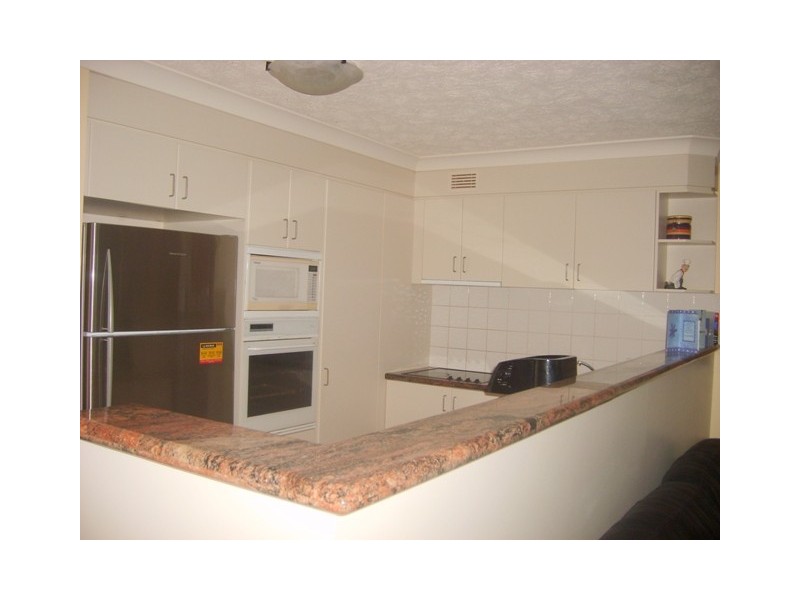 274 Marine Parade (Marine Royale), Labrador QLD 4215