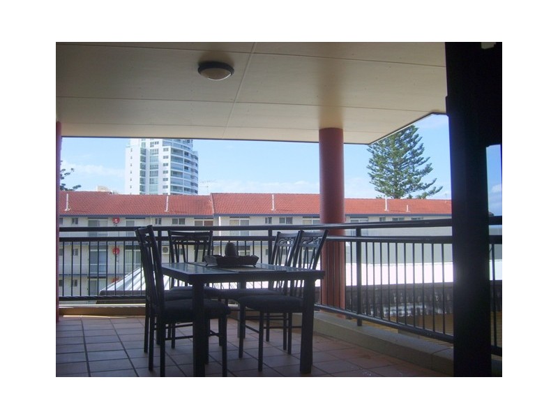 274 Marine Parade (Marine Royale), Labrador QLD 4215