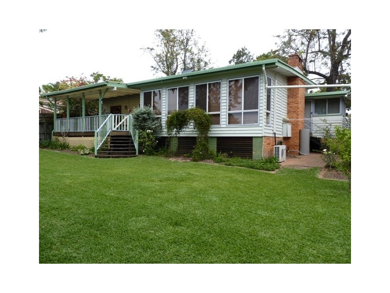 115 Central Street, Labrador QLD 4215