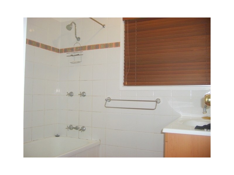 115 Central Street, Labrador QLD 4215