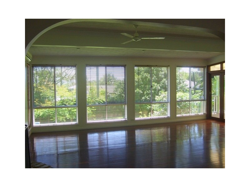 115 Central Street, Labrador QLD 4215