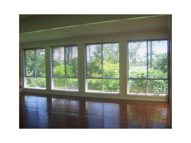 115 Central Street, Labrador QLD 4215