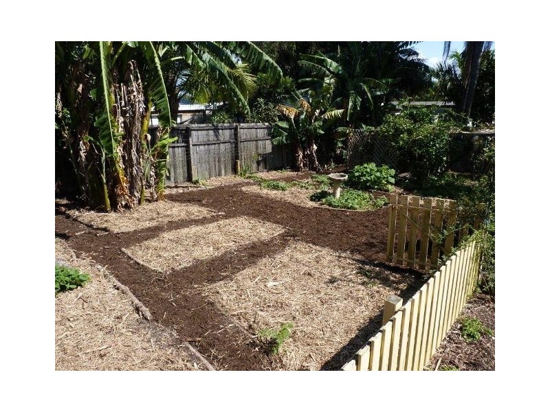 115 Central Street, Labrador QLD 4215