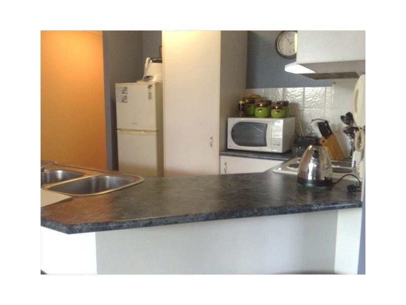 18/10 Bath Street (Mango Cove), Labrador QLD 4215