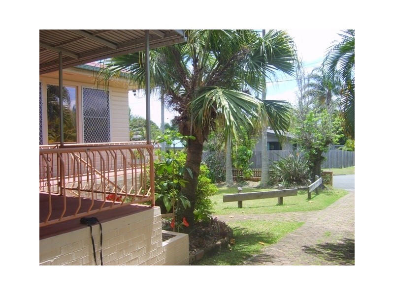 12 Saltash Street, Labrador QLD 4215