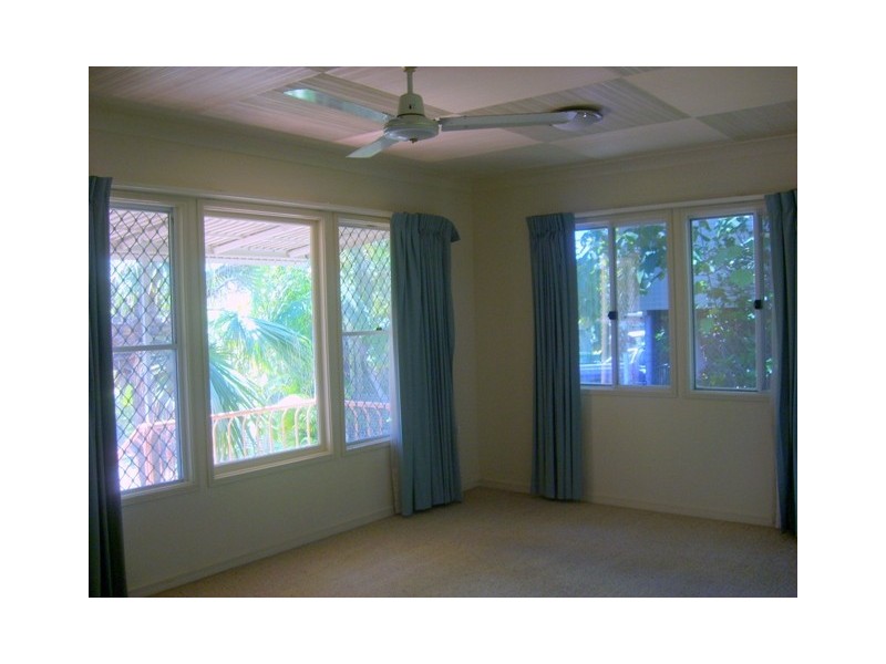 12 Saltash Street, Labrador QLD 4215