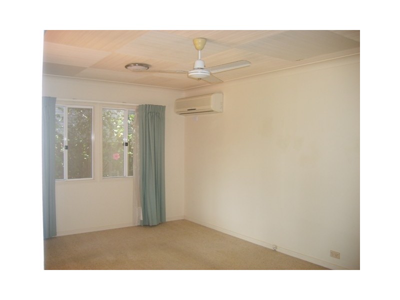 12 Saltash Street, Labrador QLD 4215