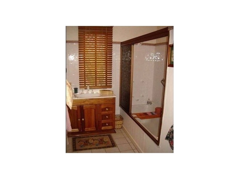 1/42 Robert Street, Labrador QLD 4215