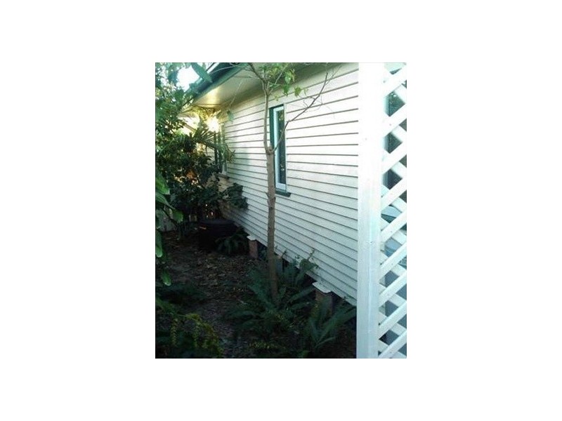 1/42 Robert Street, Labrador QLD 4215