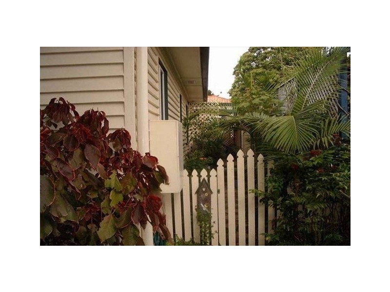 1/42 Robert Street, Labrador QLD 4215