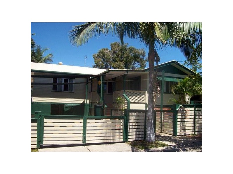 8 Heydon Avenue, Labrador QLD 4215