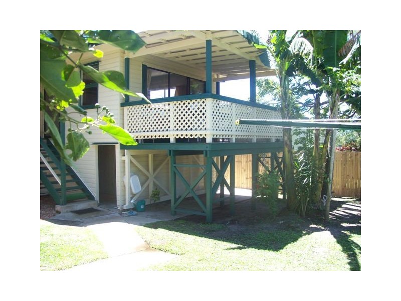 8 Heydon Avenue, Labrador QLD 4215