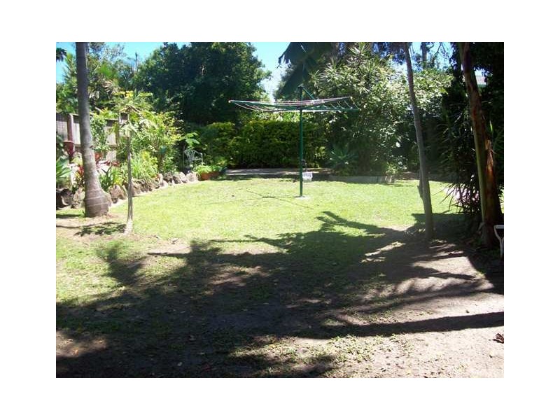 8 Heydon Avenue, Labrador QLD 4215