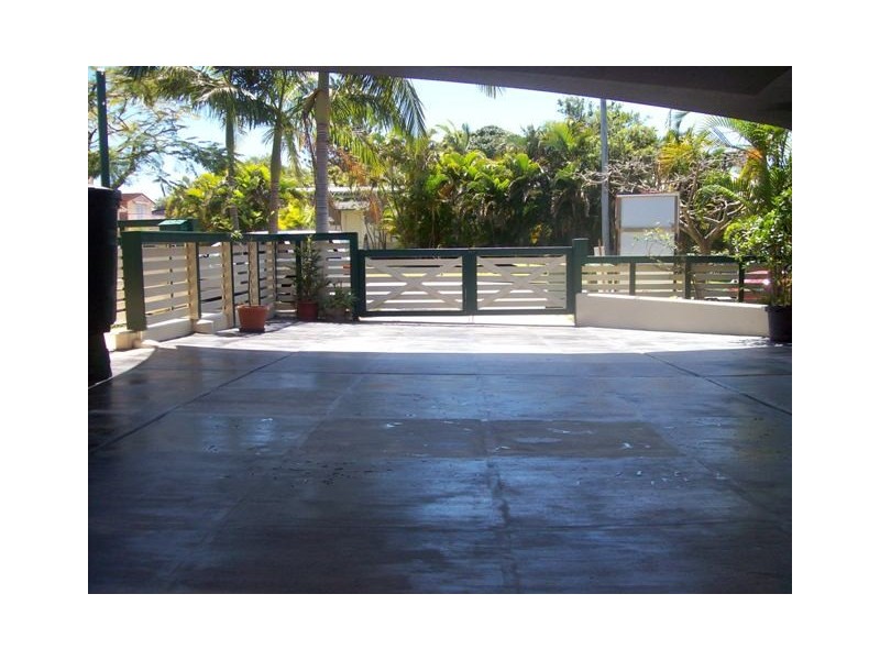 8 Heydon Avenue, Labrador QLD 4215