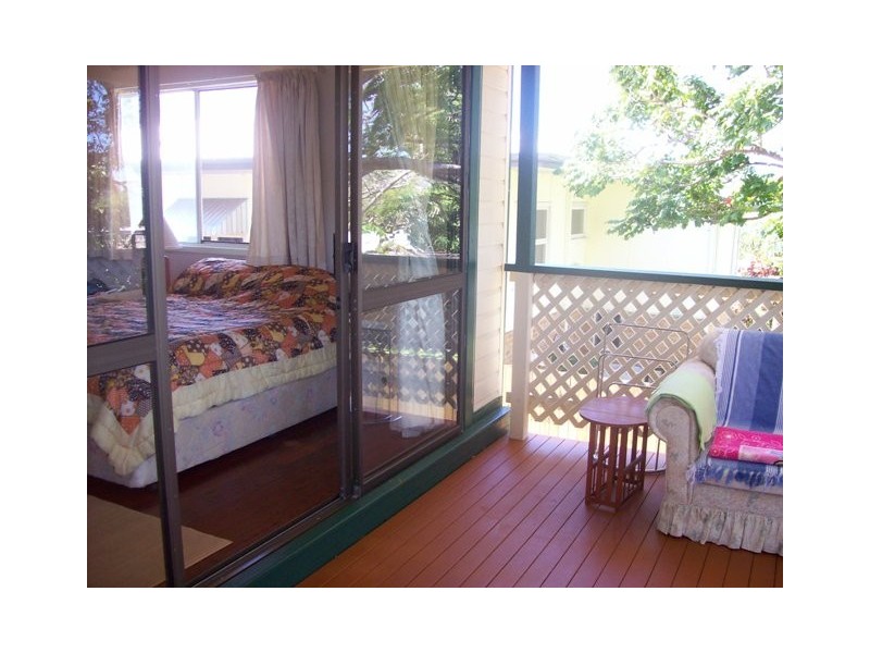 8 Heydon Avenue, Labrador QLD 4215