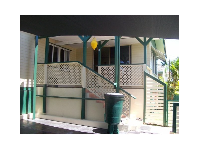 8 Heydon Avenue, Labrador QLD 4215