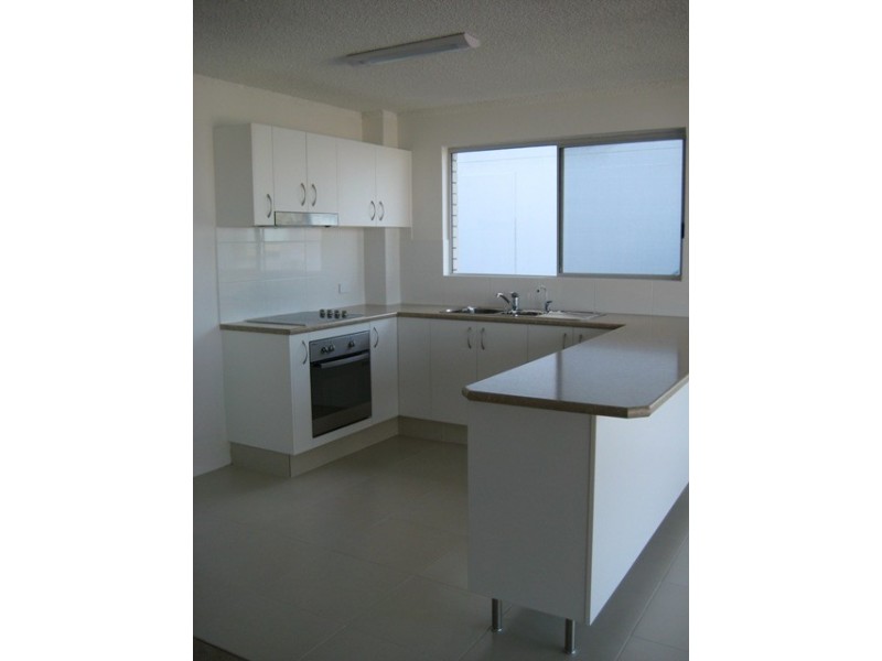 4/294 Marine Parade (Maricopa), Labrador QLD 4215
