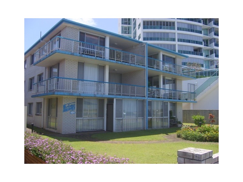 4/294 Marine Parade (Maricopa), Labrador QLD 4215