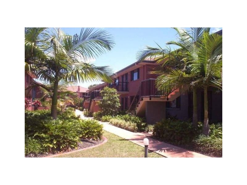 7 Brown Street, Labrador QLD 4215