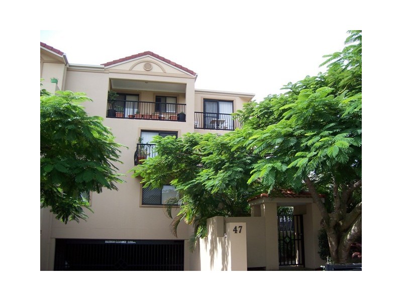 47 Bayview Street, Runaway Bay QLD 4216